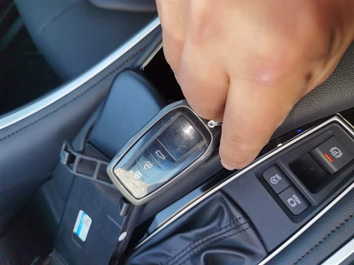 Фото 9 - Toyota Avalon