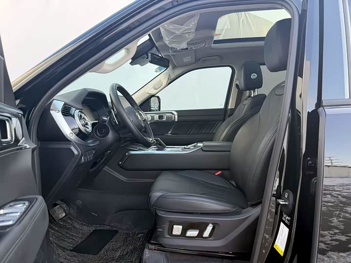 Фото 4 - Tank 400 Hybrid