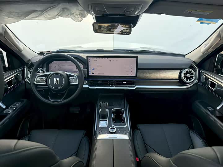 Фото 5 - Tank 400 Hybrid