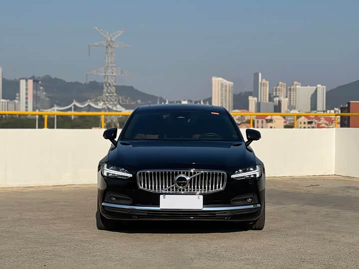 Фото 2 - Volvo S90