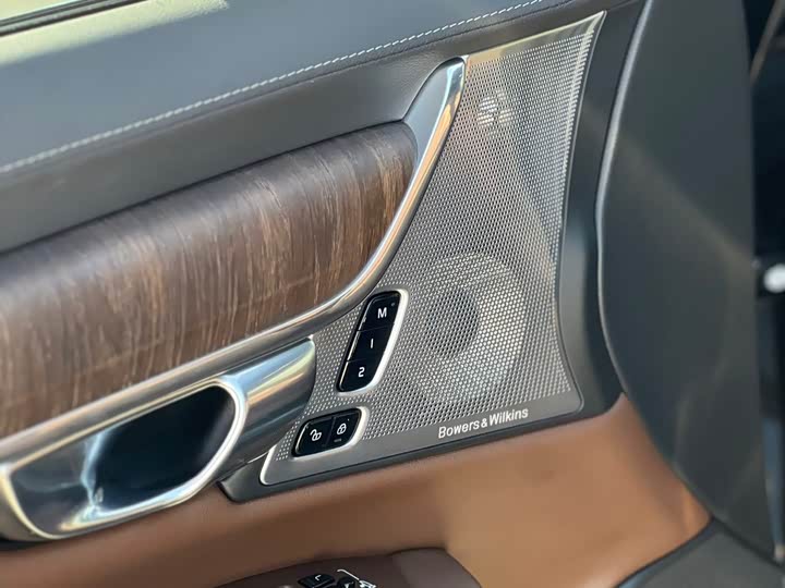 Фото 4 - Volvo S90