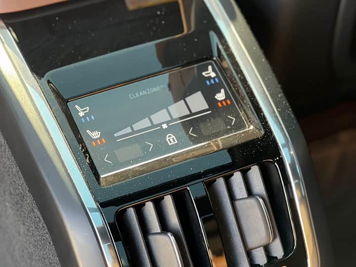 Фото 7 - Volvo S90