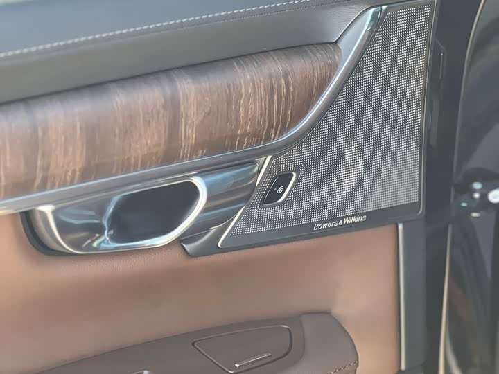 Фото 8 - Volvo S90