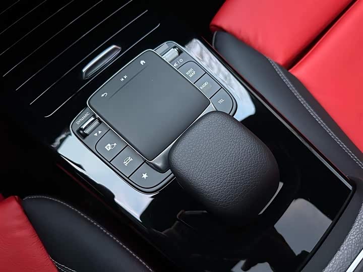 Фото 9 - Mercedes-Benz A-Class AMG