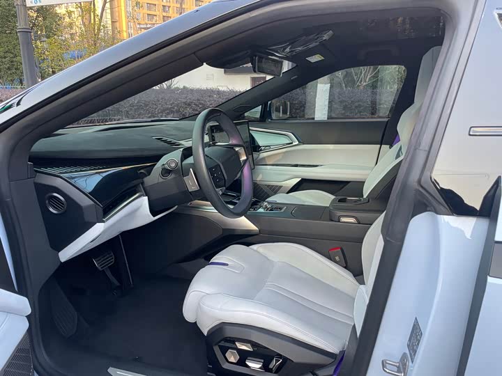 Фото 2 - HiPhi Z