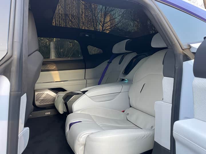 Фото 3 - HiPhi Z