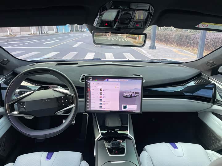 Фото 5 - HiPhi Z