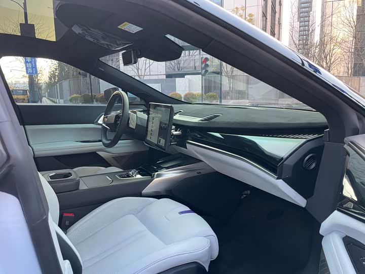 Фото 6 - HiPhi Z