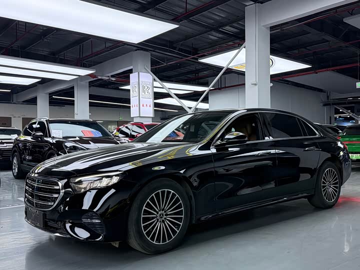 Фото 1 - Mercedes-Benz E-Class