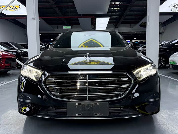 Фото 2 - Mercedes-Benz E-Class