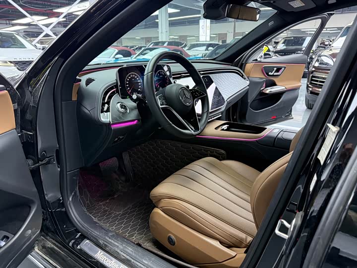 Фото 4 - Mercedes-Benz E-Class