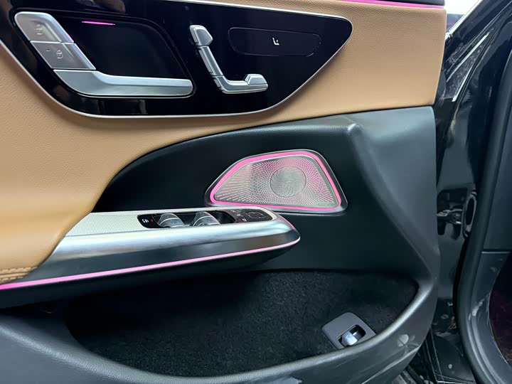 Фото 6 - Mercedes-Benz E-Class