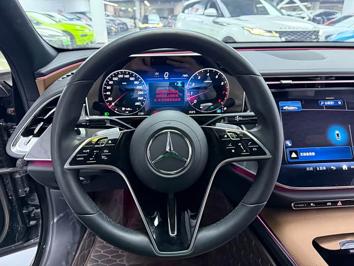 Фото 8 - Mercedes-Benz E-Class