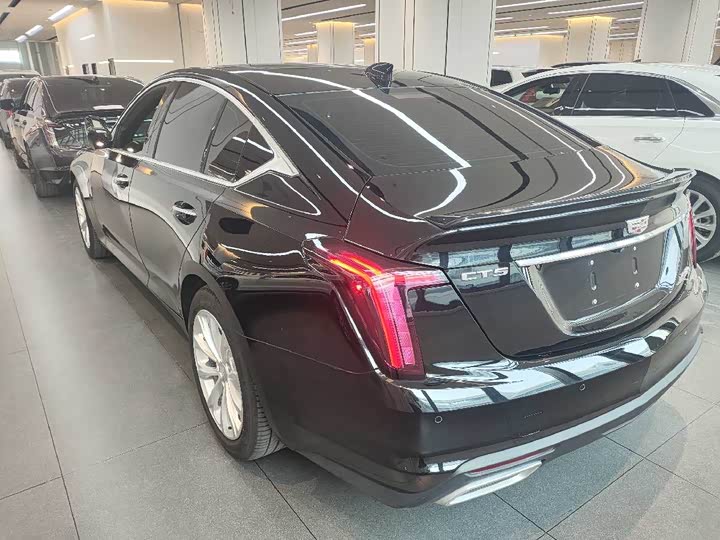Фото 6 - Cadillac CT5