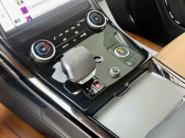 Фото 9 - Land Rover Range Rover Sport