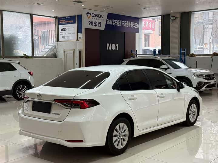 Фото 4 - Toyota Corolla