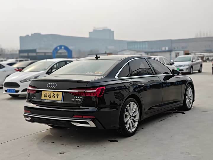 Фото 4 - Audi A6L