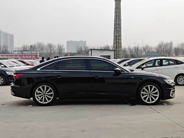 Фото 5 - Audi A6L