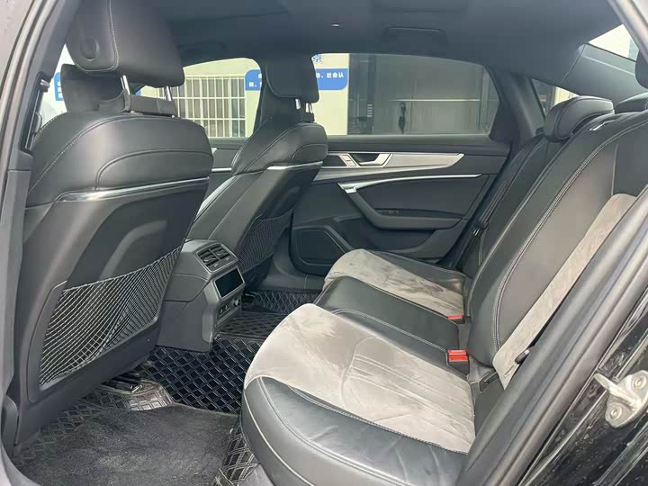 Фото 7 - Audi A6L