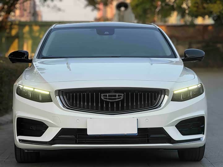 Фото 2 - Geely Preface