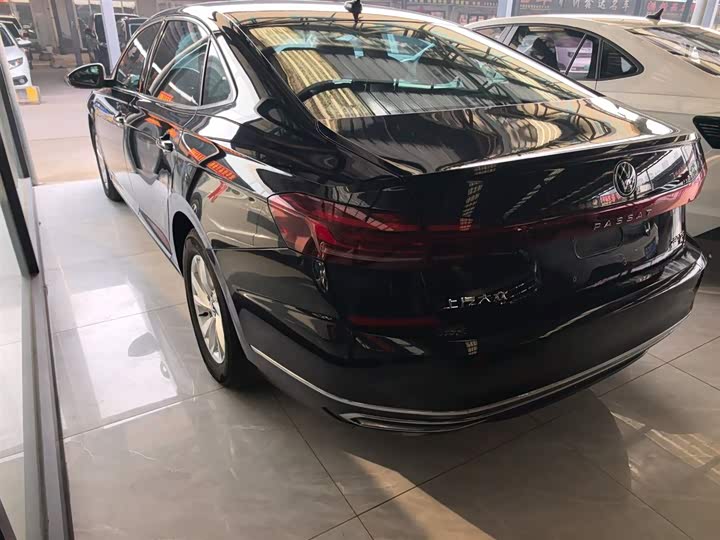 Фото 5 - Volkswagen Passat