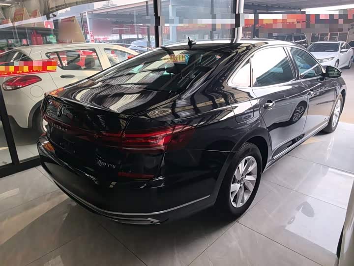 Фото 7 - Volkswagen Passat