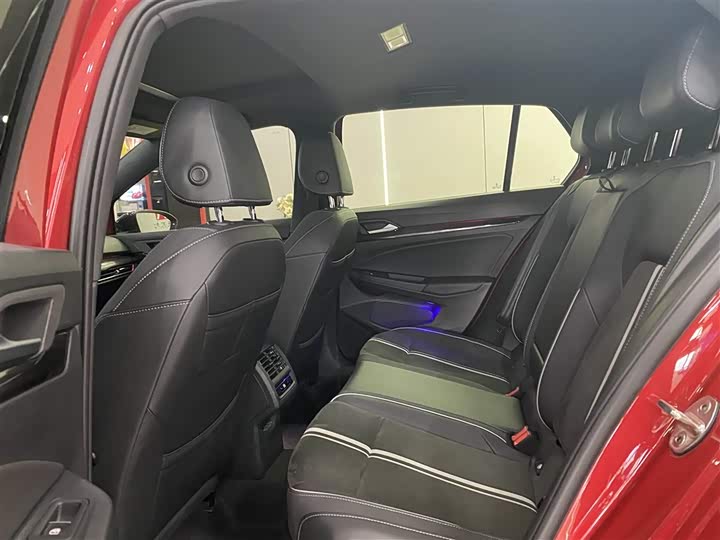 Фото 8 - Volkswagen Golf