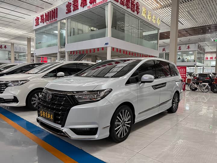 Фото 2 - Honda Elysion