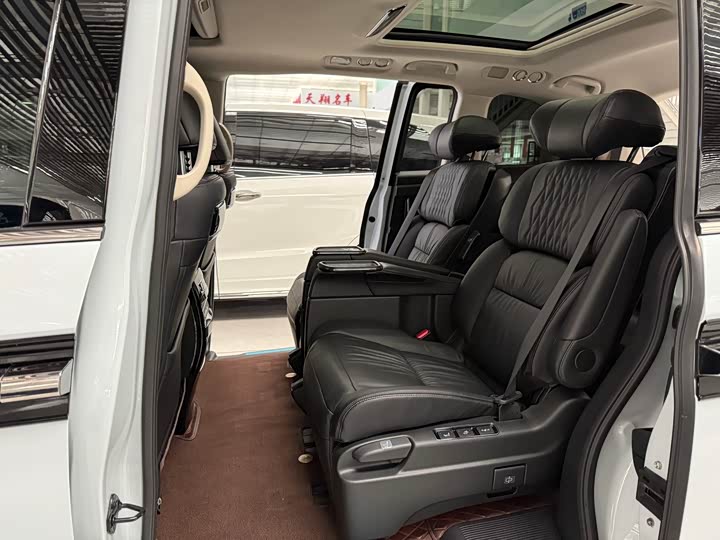 Фото 5 - Honda Elysion