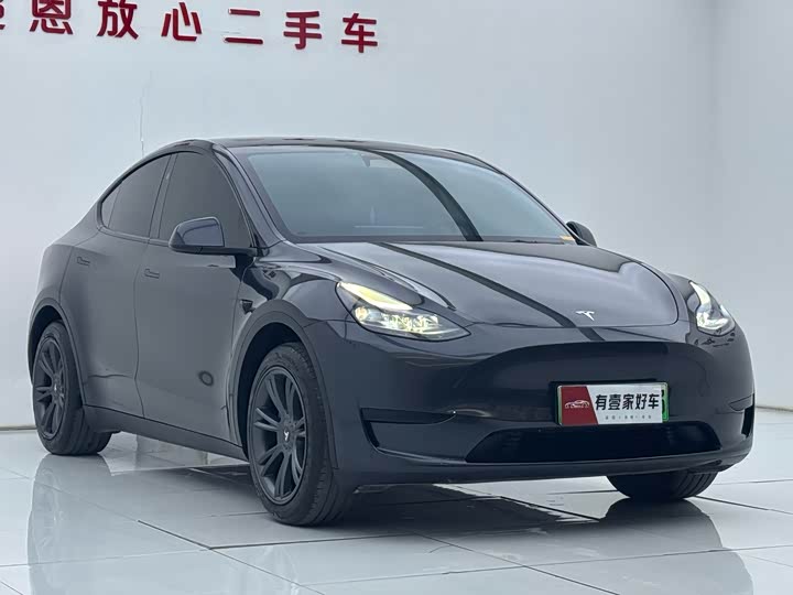 Фото 3 - Tesla Model Y