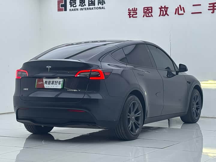 Фото 4 - Tesla Model Y