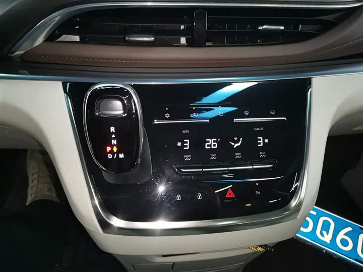 Фото 6 - Buick GL8 ES