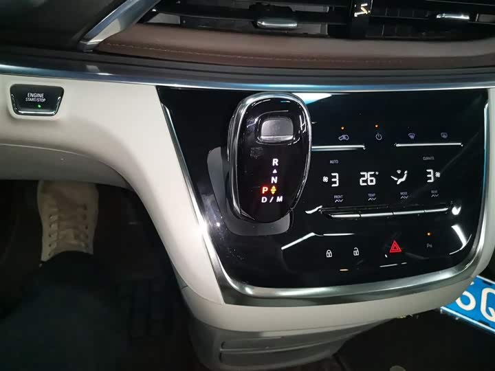 Фото 7 - Buick GL8 ES