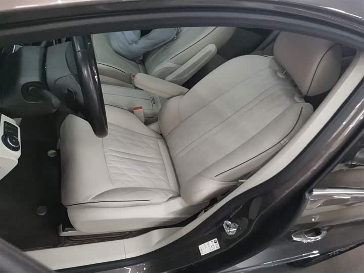 Фото 8 - Buick GL8 ES