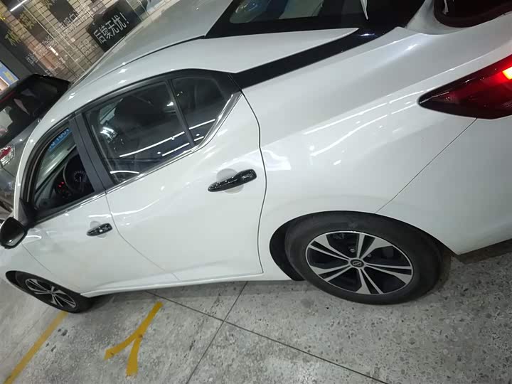 Фото 5 - Nissan Sylphy