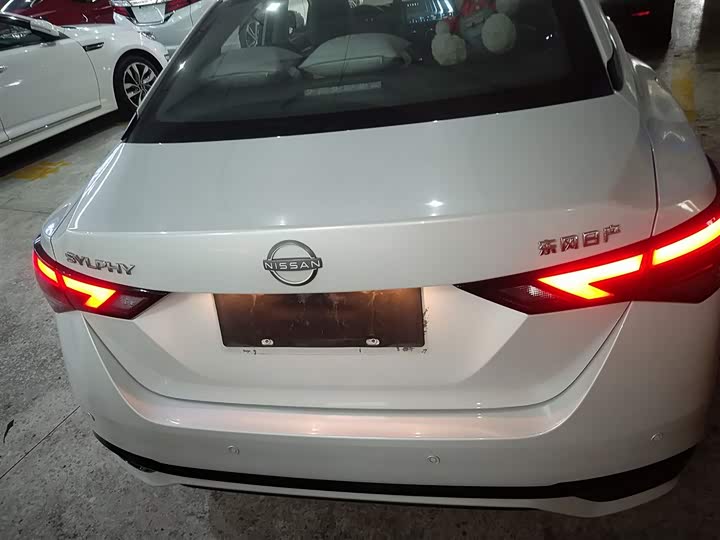 Фото 6 - Nissan Sylphy