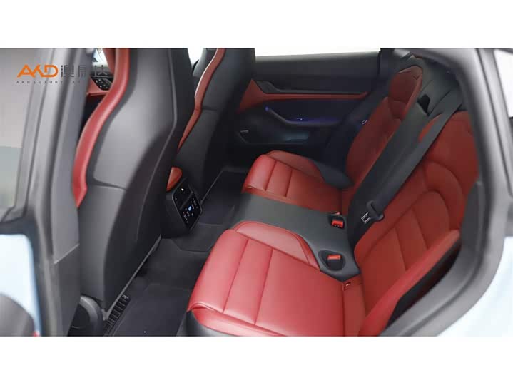 Фото 7 - Porsche Taycan