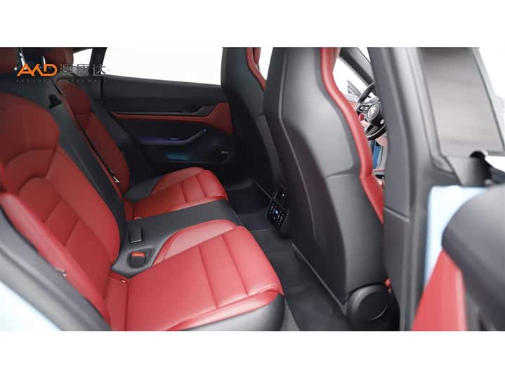 Фото 8 - Porsche Taycan