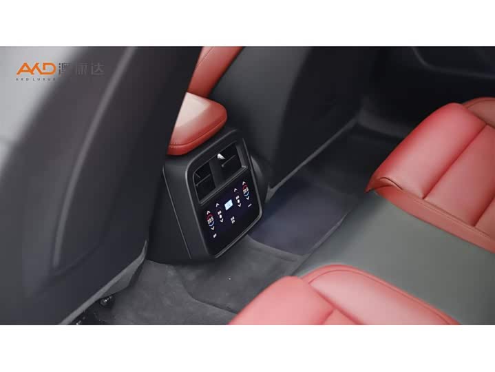 Фото 9 - Porsche Taycan