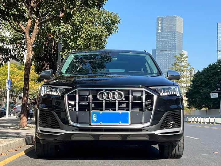 Фото 2 - Audi Q7
