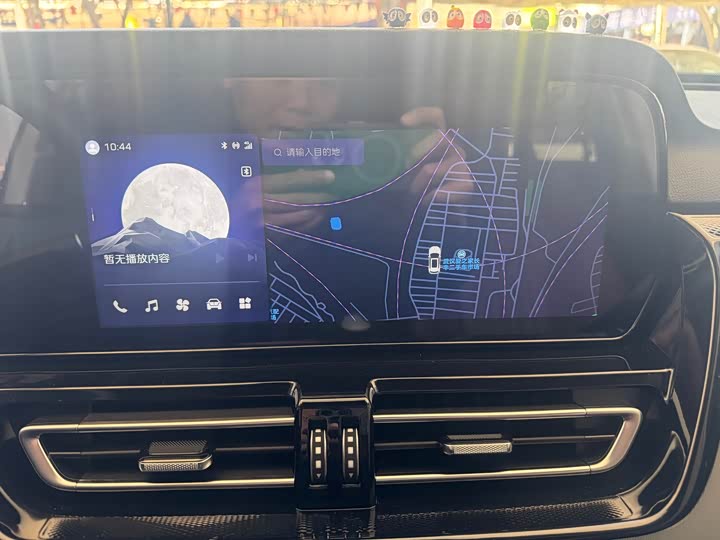 Фото 7 - Hongqi HS5