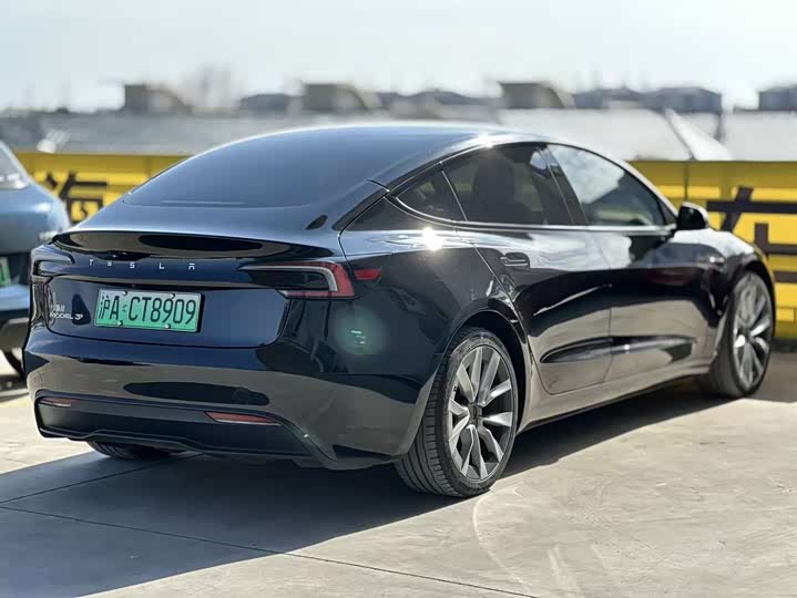 Фото 8 - Tesla Model 3