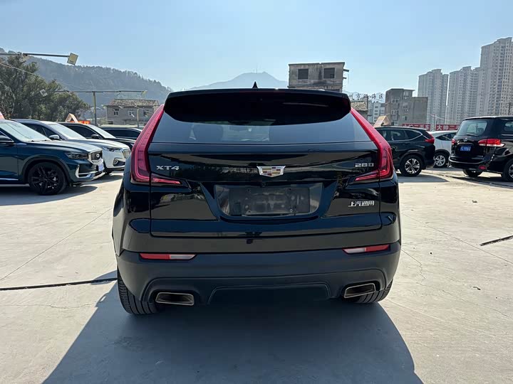 Фото 4 - Cadillac XT4