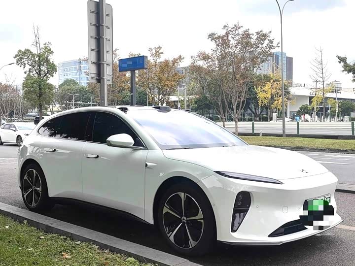 Фото 3 - Nio ET5T