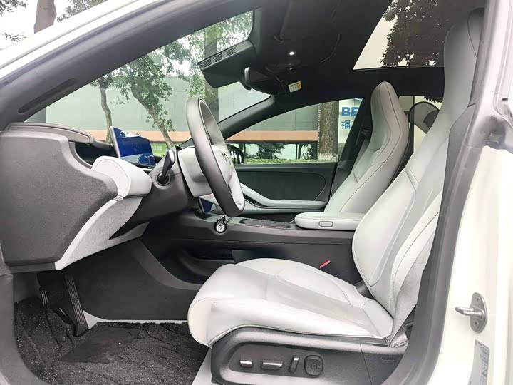 Фото 6 - Nio ET5T