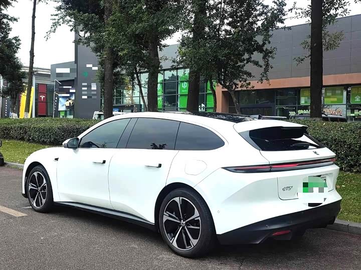 Фото 8 - Nio ET5T