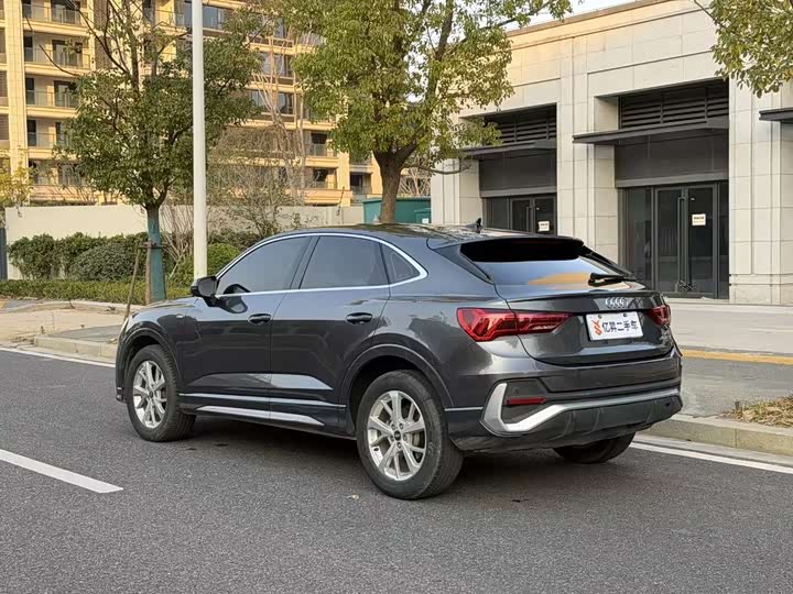 Фото 5 - Audi Q3 Sportback