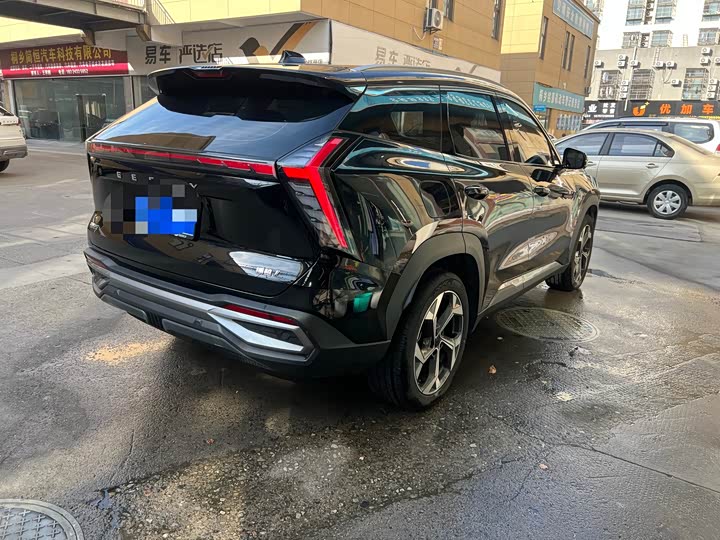 Фото 3 - Geely Atlas L