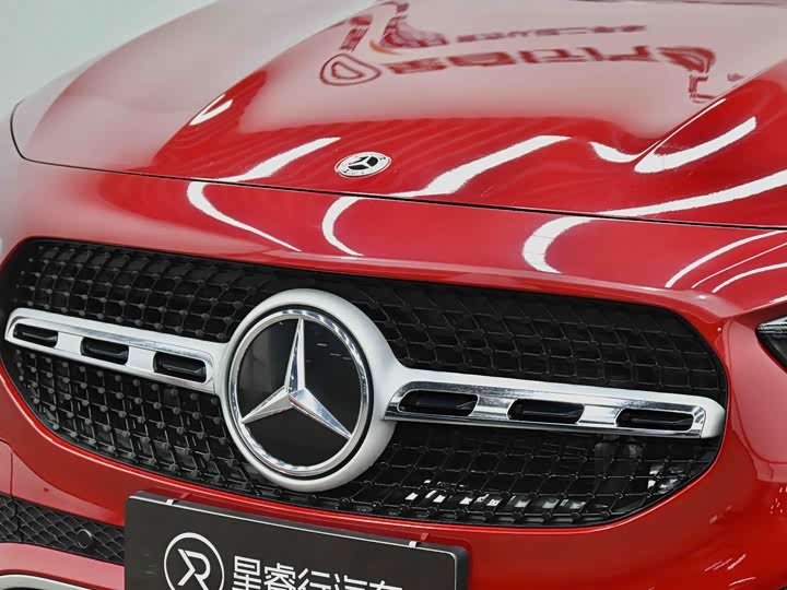 Фото 9 - Mercedes-Benz GLA-Class