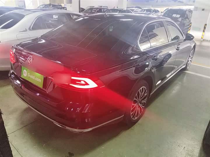 Фото 7 - Volkswagen Phideon